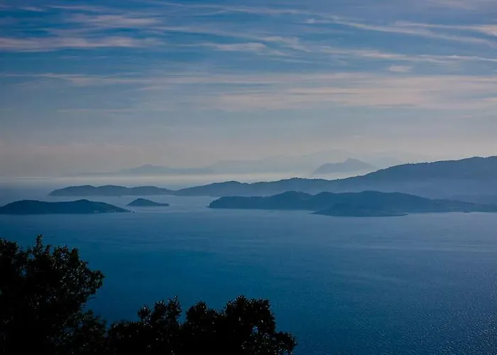 Persefonis View House Glossa