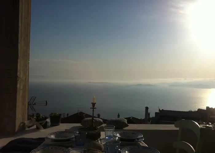 Persefonis View House Case de vacanță *